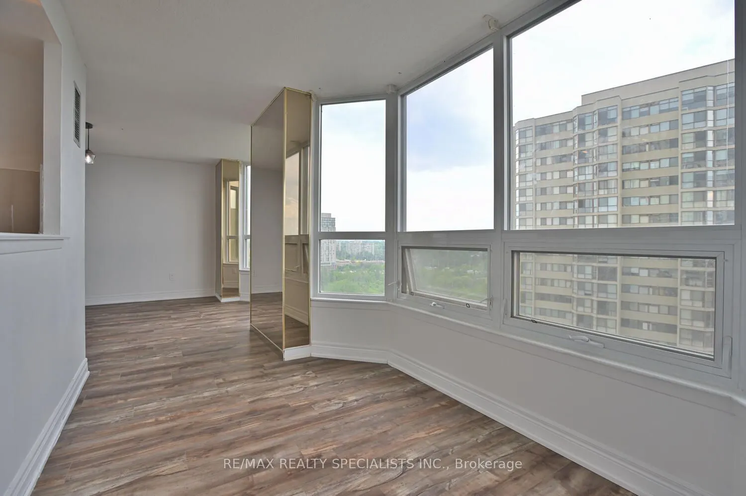 8 Lisa Street, #1901