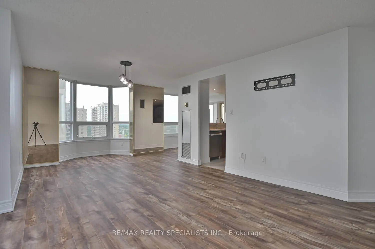 8 Lisa Street, #1901
