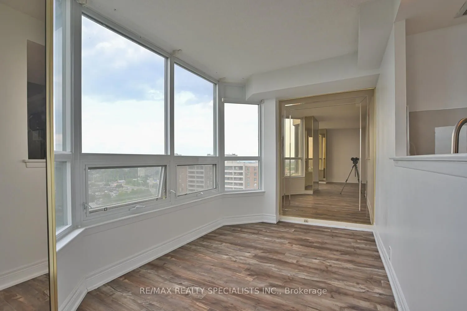 8 Lisa Street, #1901