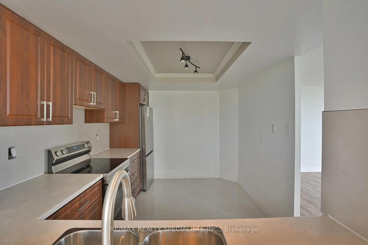 8 Lisa Street, #1901