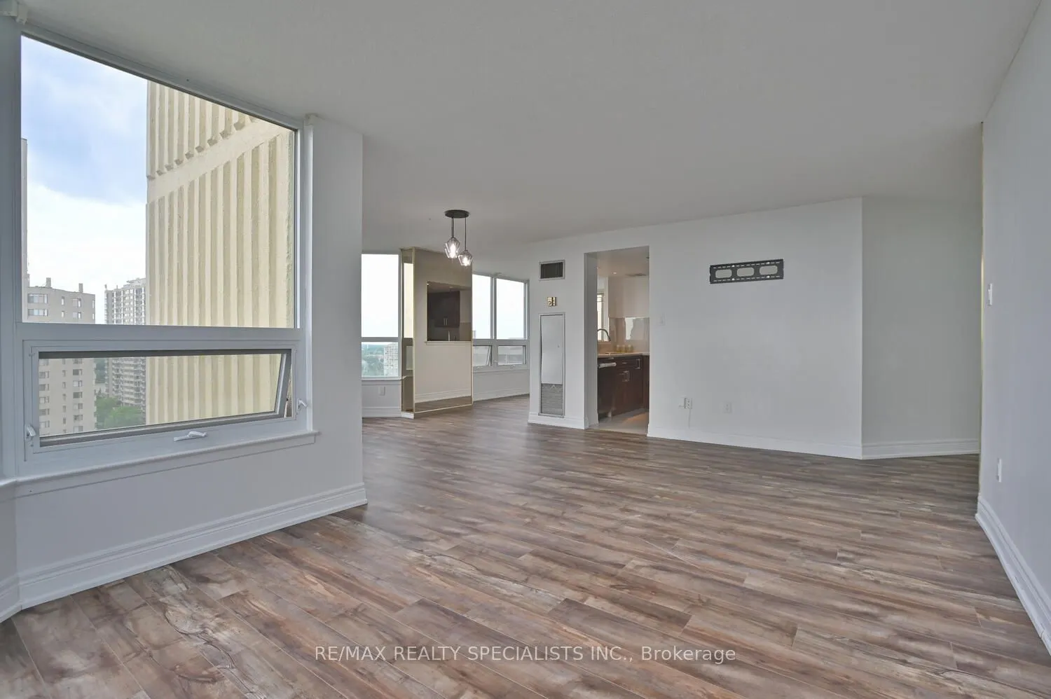 8 Lisa Street, #1901