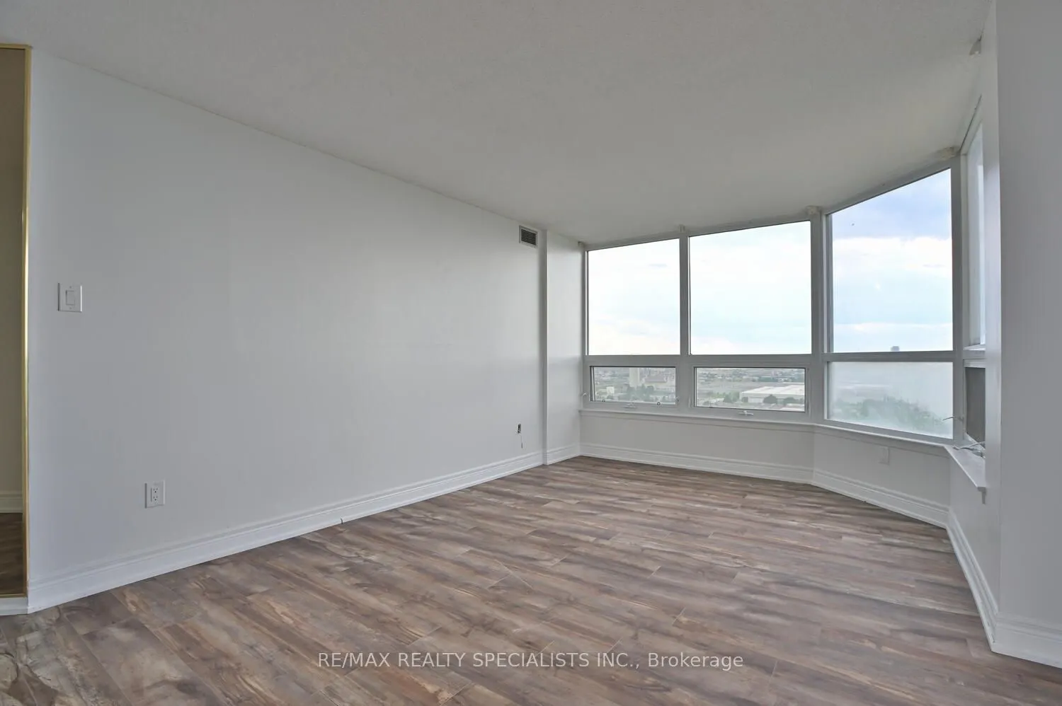 8 Lisa Street, #1901