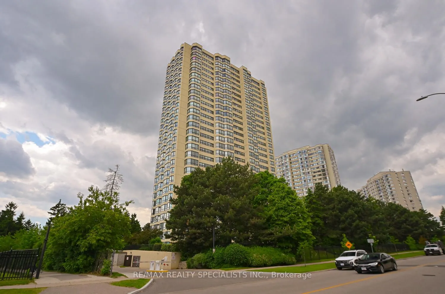 8 Lisa Street, #1901