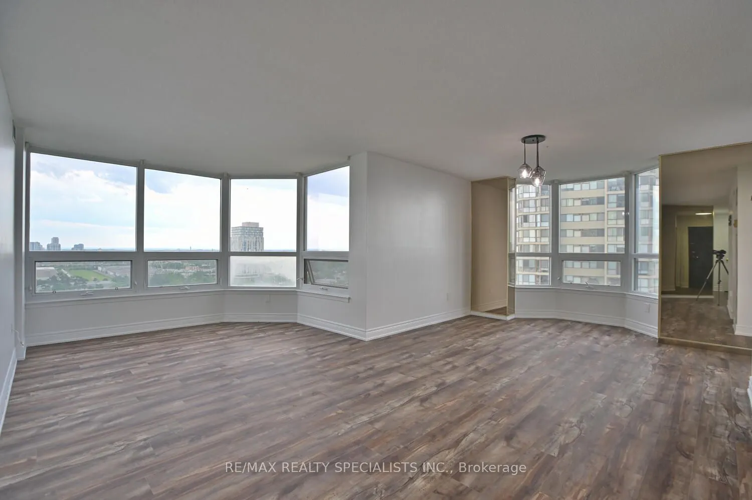 8 Lisa Street, #1901
