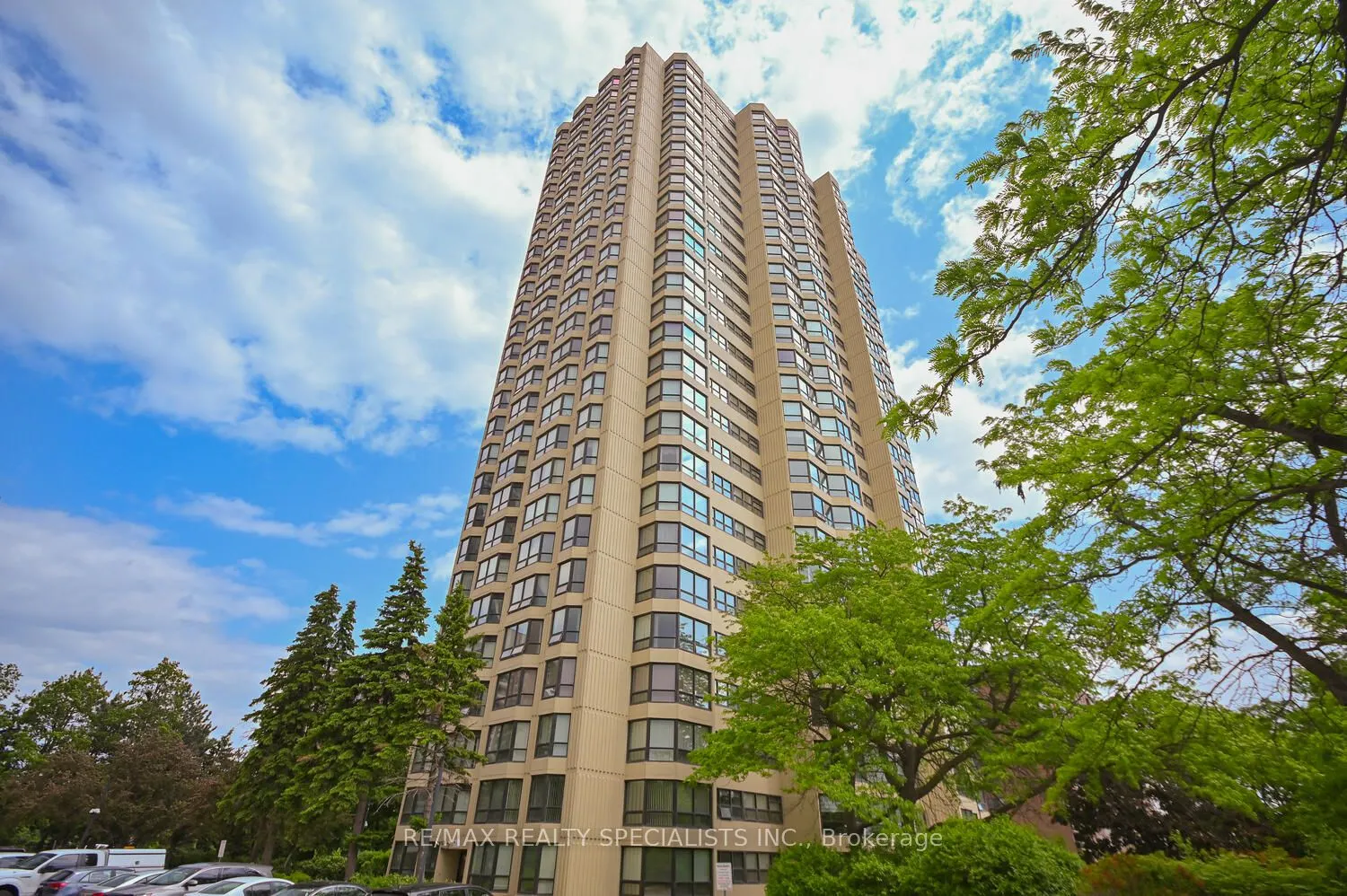 8 Lisa Street, #1901