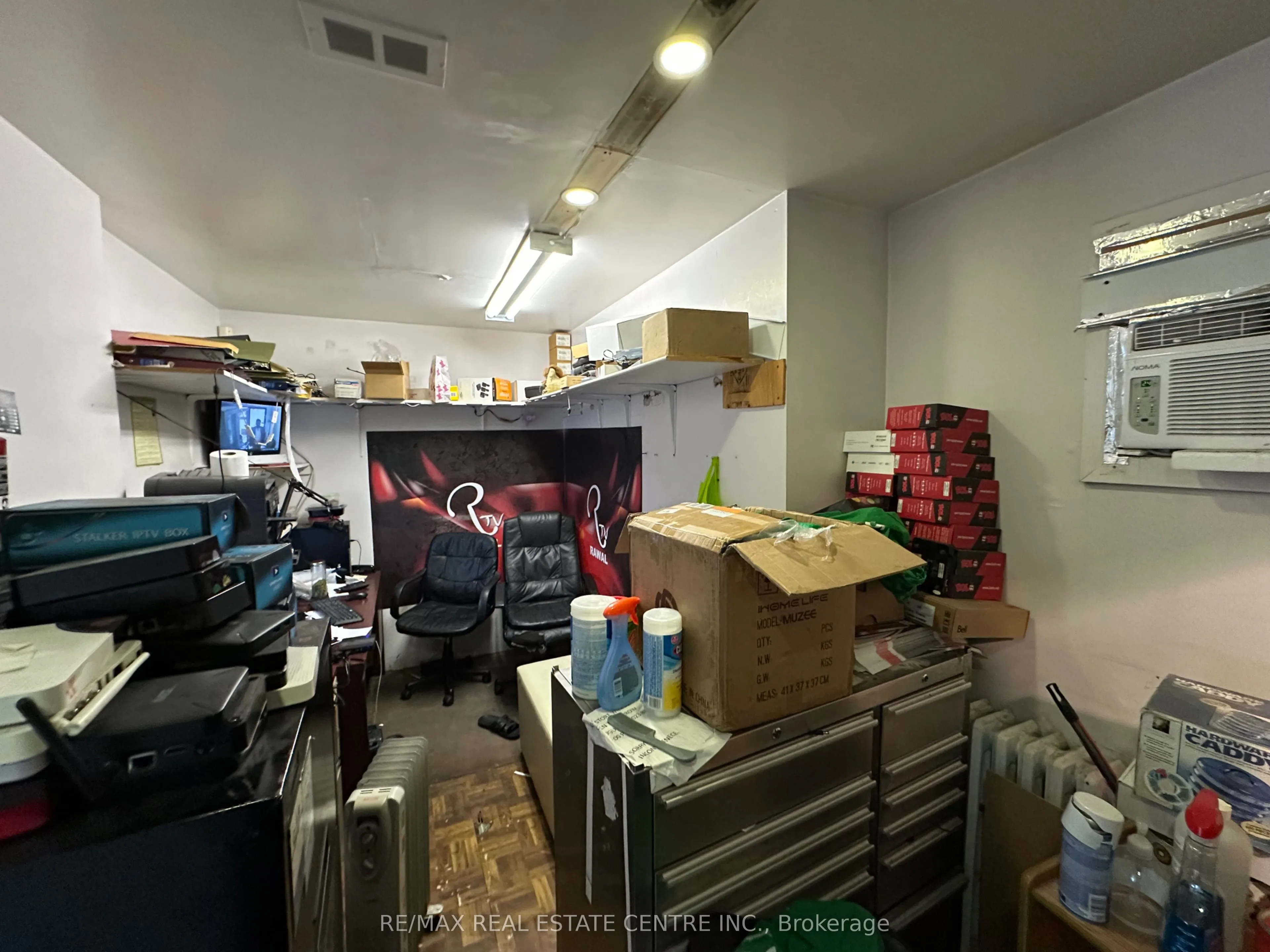 20 Dundas Street E, ##3