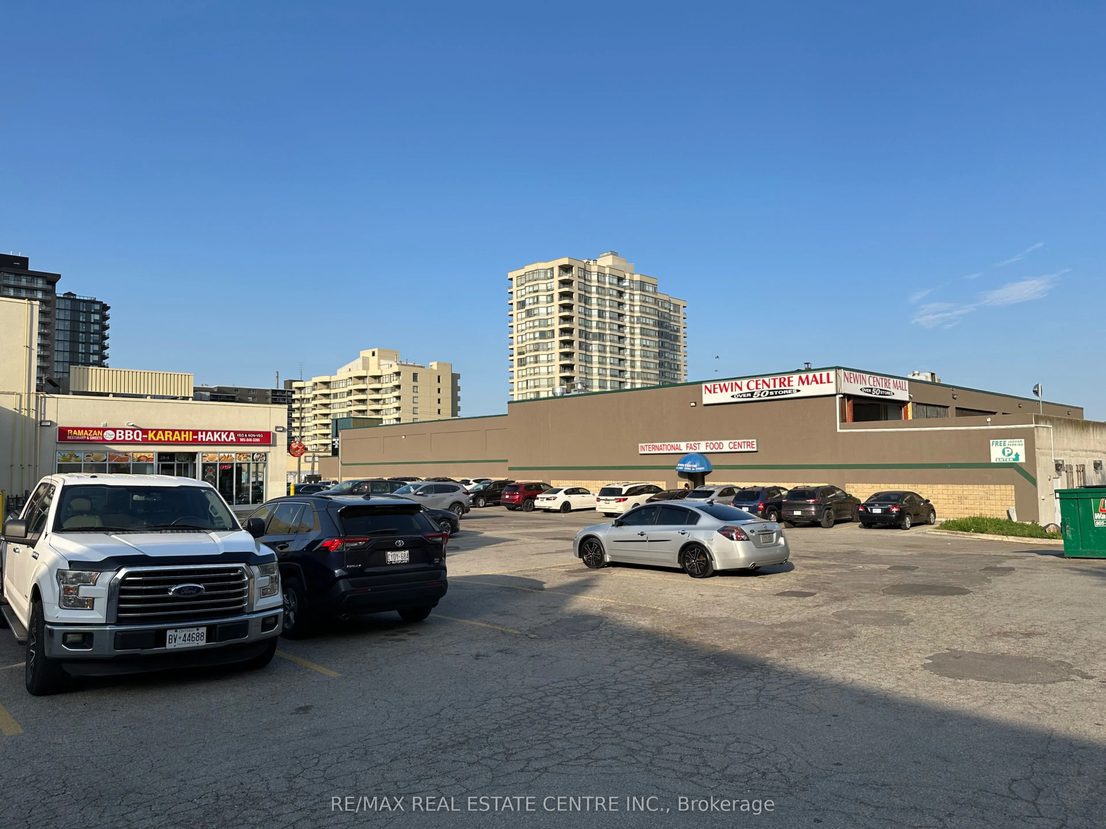 20 Dundas Street E, ##3