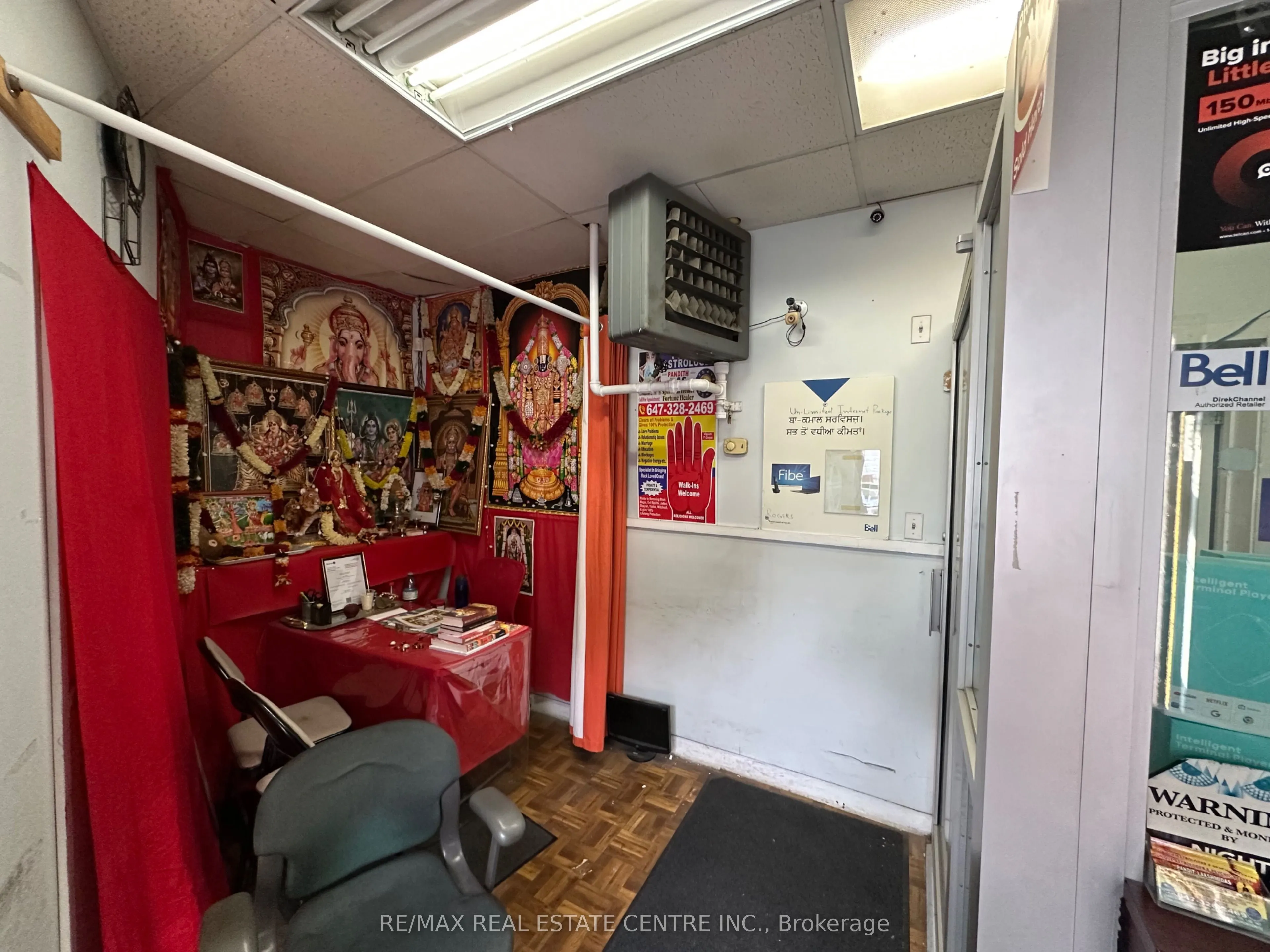 20 Dundas Street E, ##3