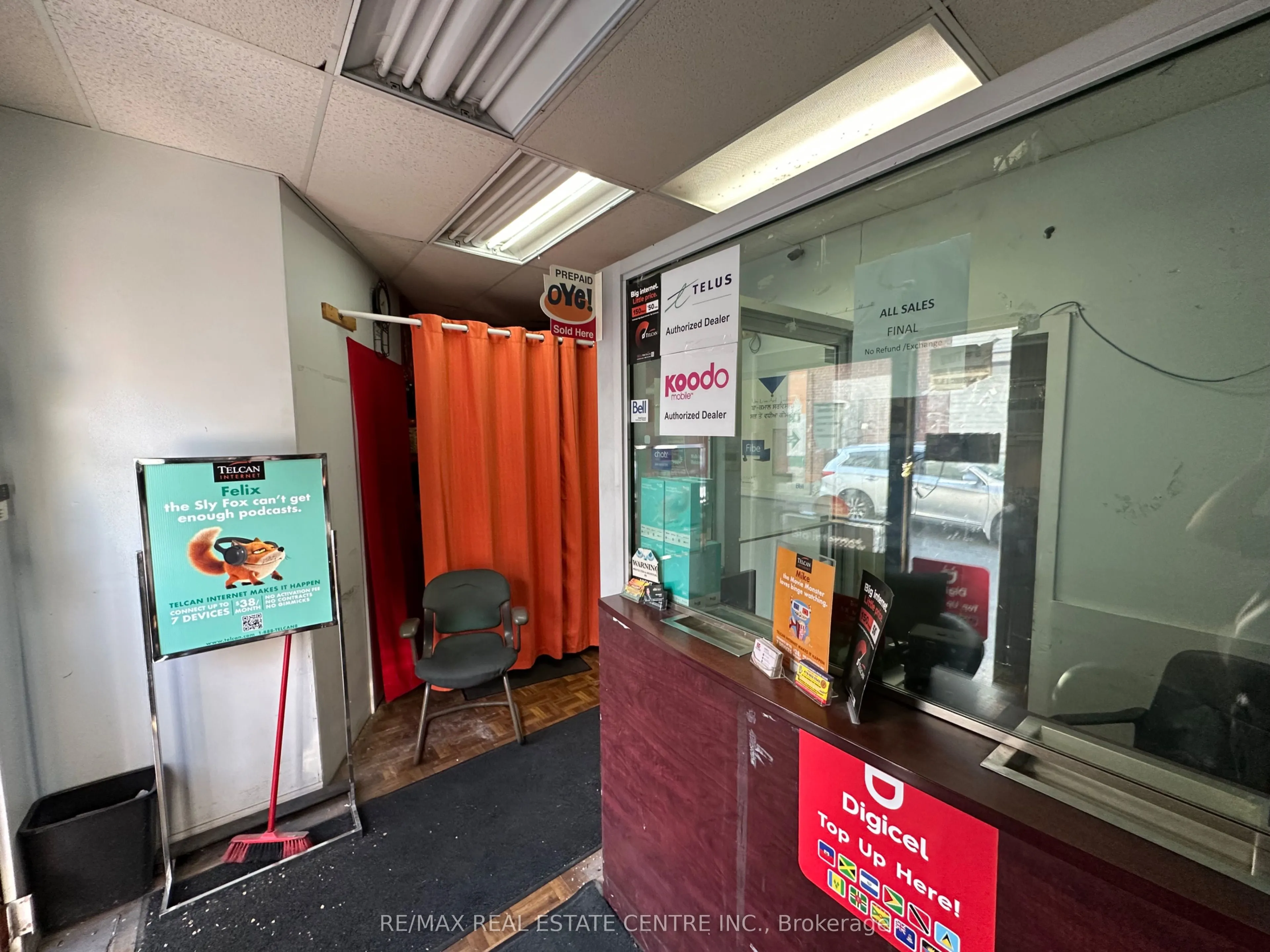 20 Dundas Street E, ##3