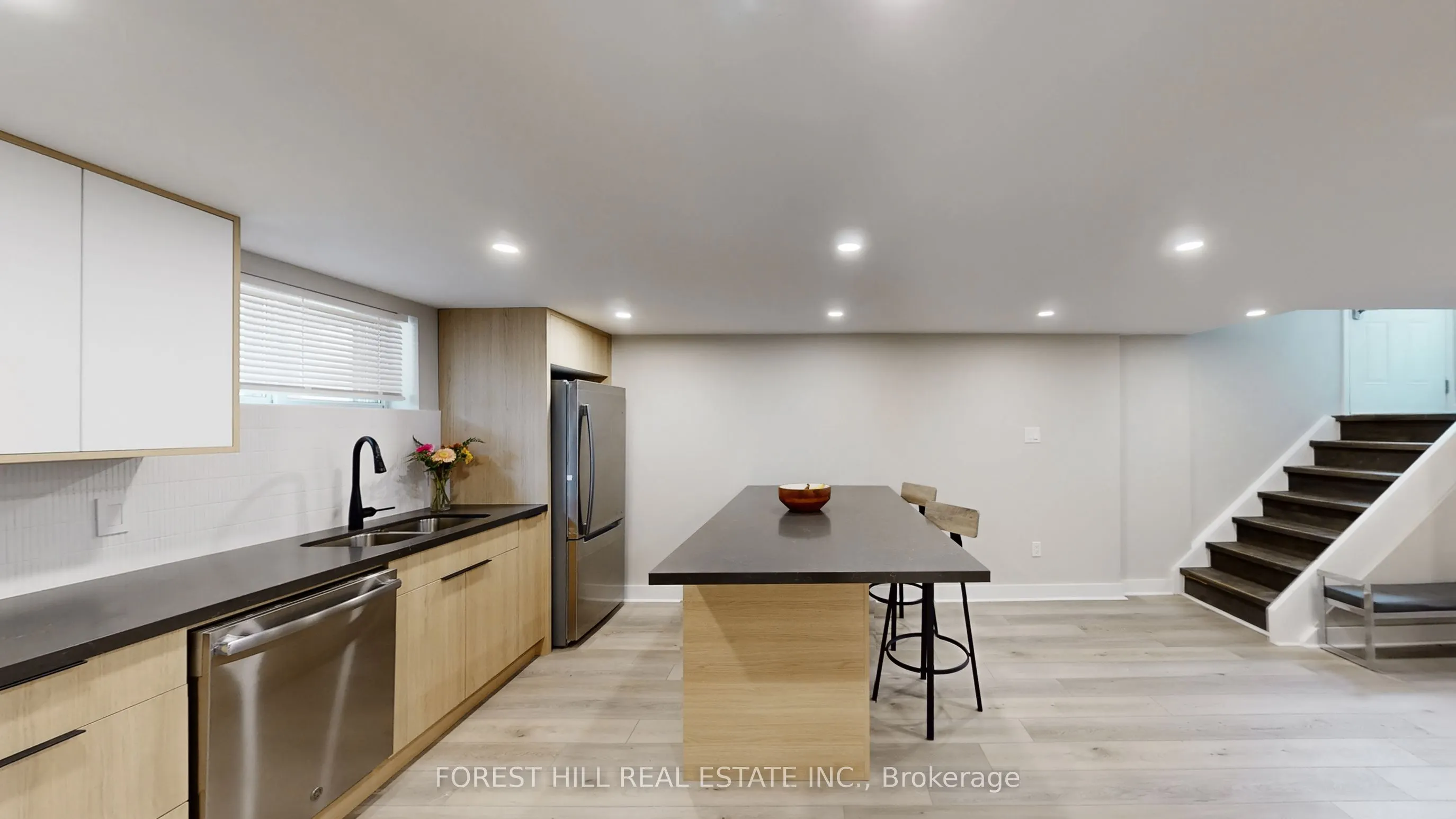 41 Lesmar Drive
