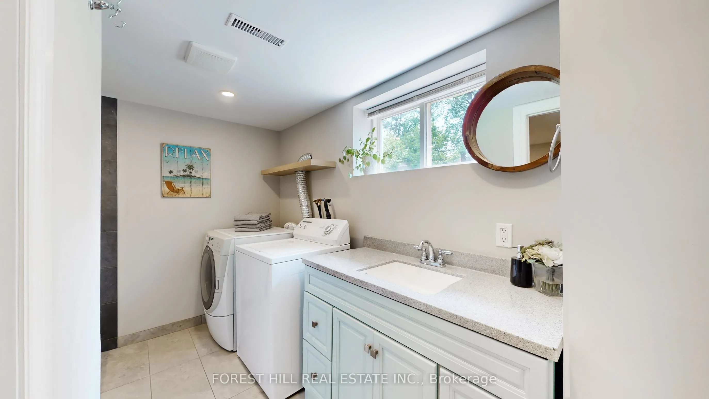 41 Lesmar Drive
