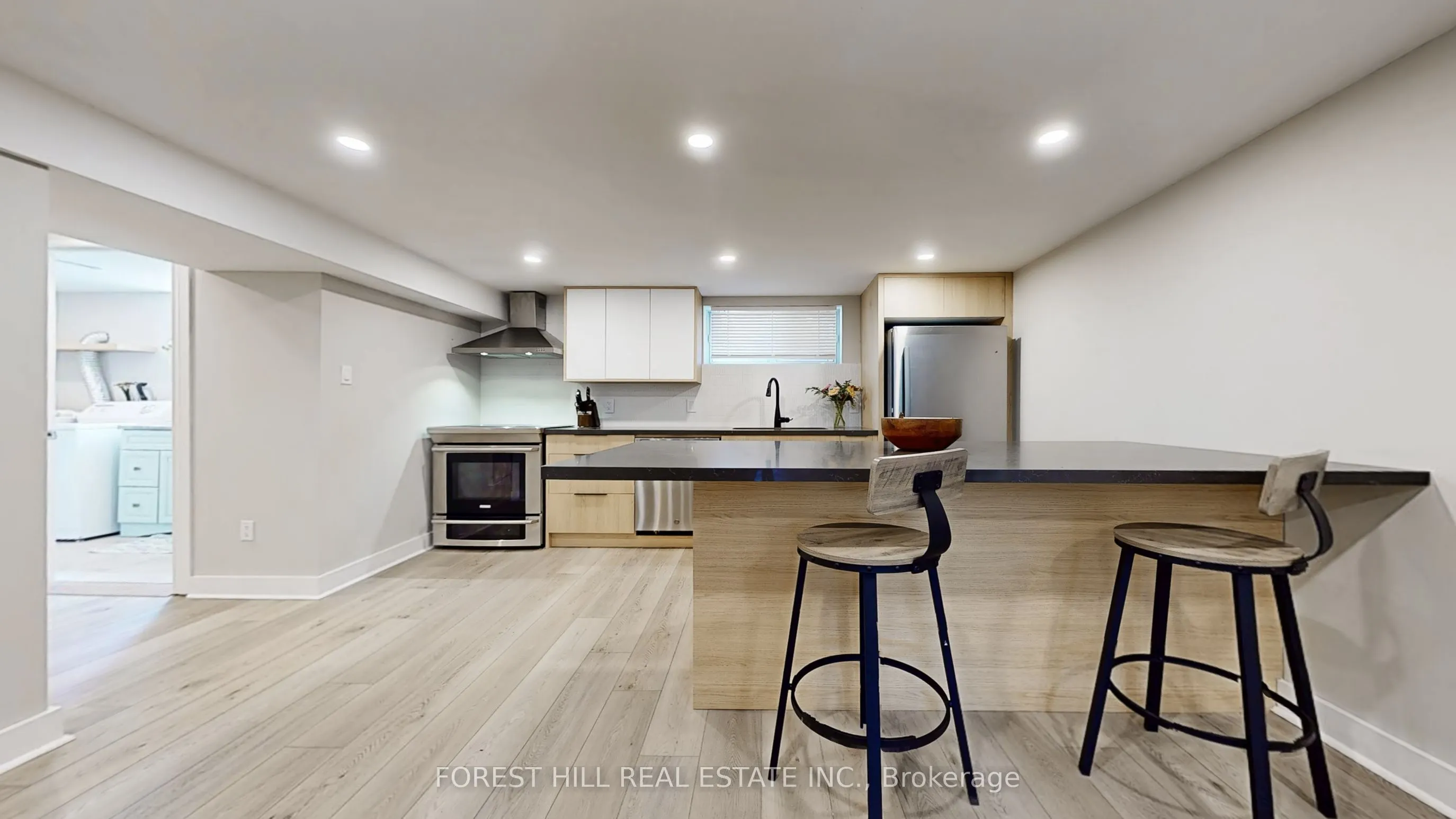 41 Lesmar Drive