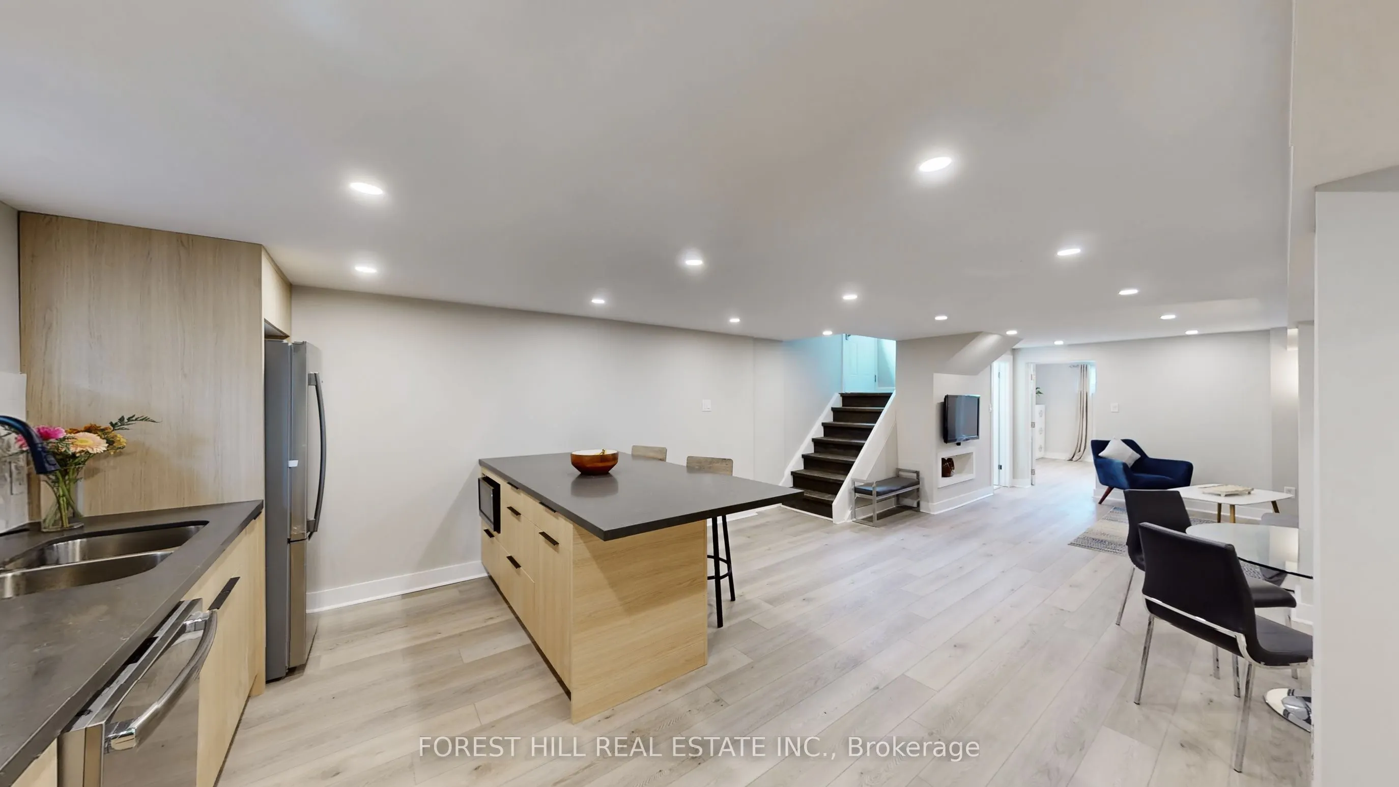 41 Lesmar Drive
