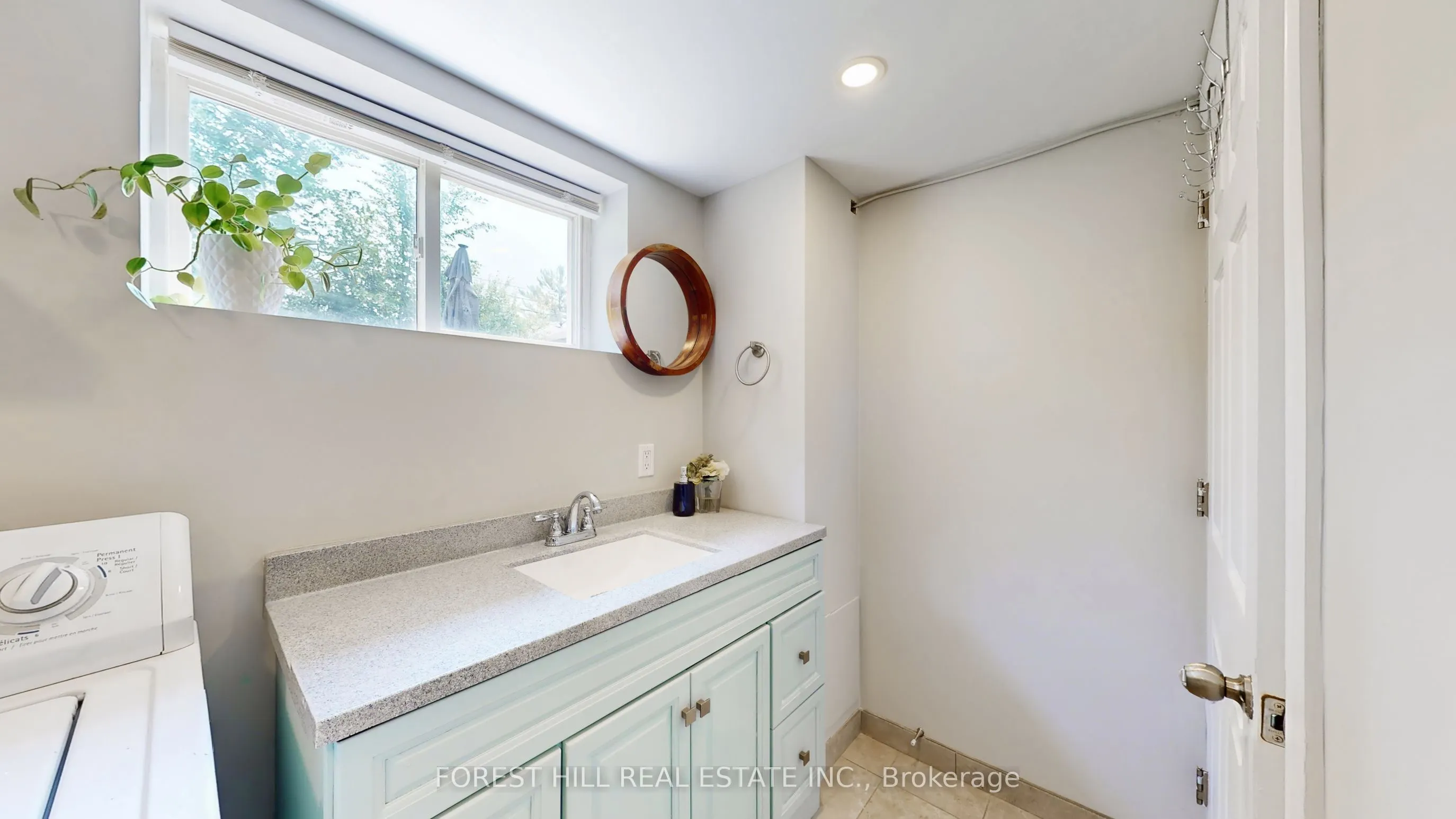 41 Lesmar Drive