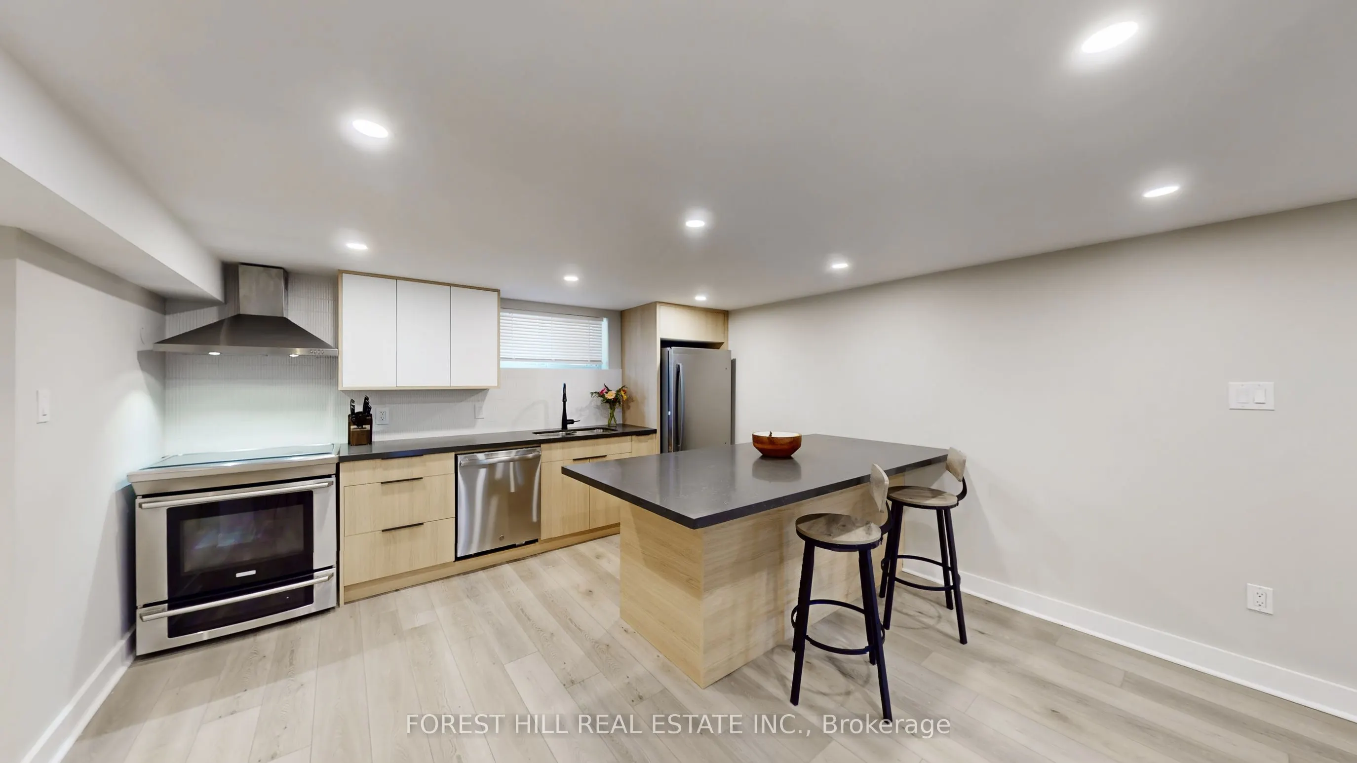 41 Lesmar Drive