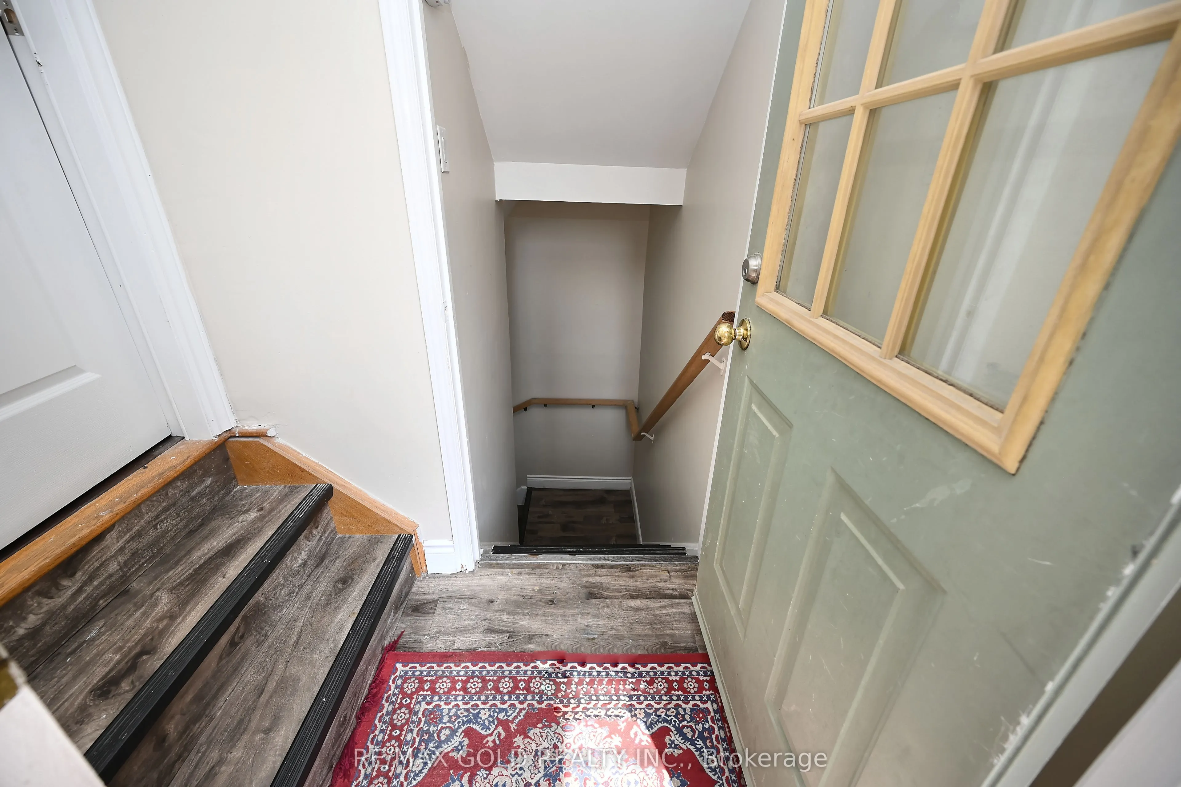 34 Saintsbury Crescent
