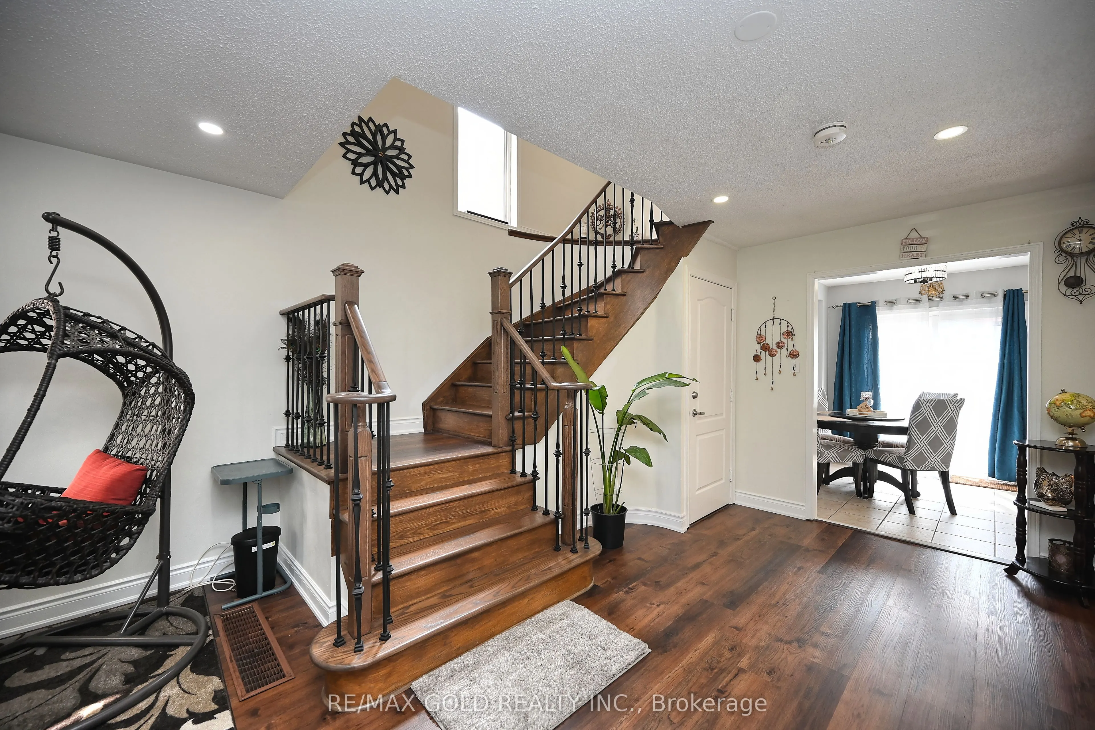 34 Saintsbury Crescent