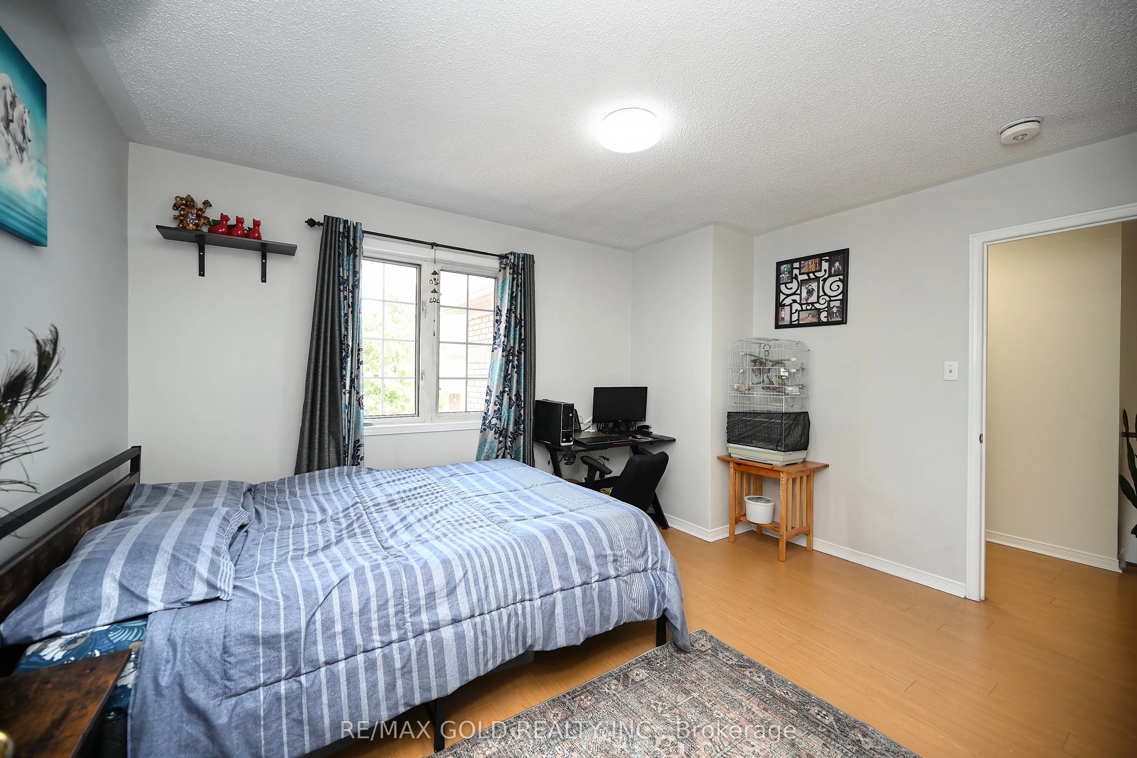 34 Saintsbury Crescent