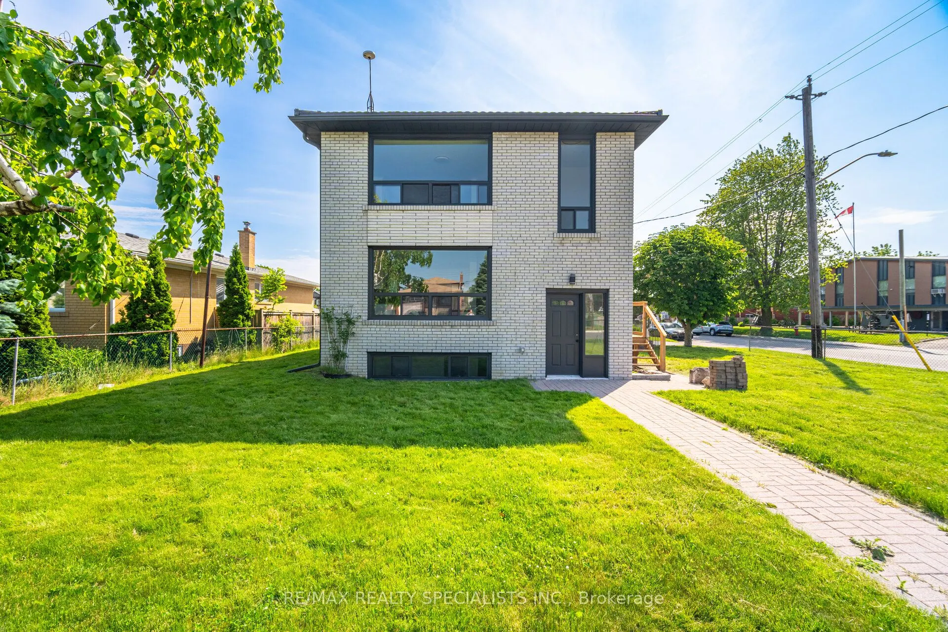 1082 Greaves Avenue, #3