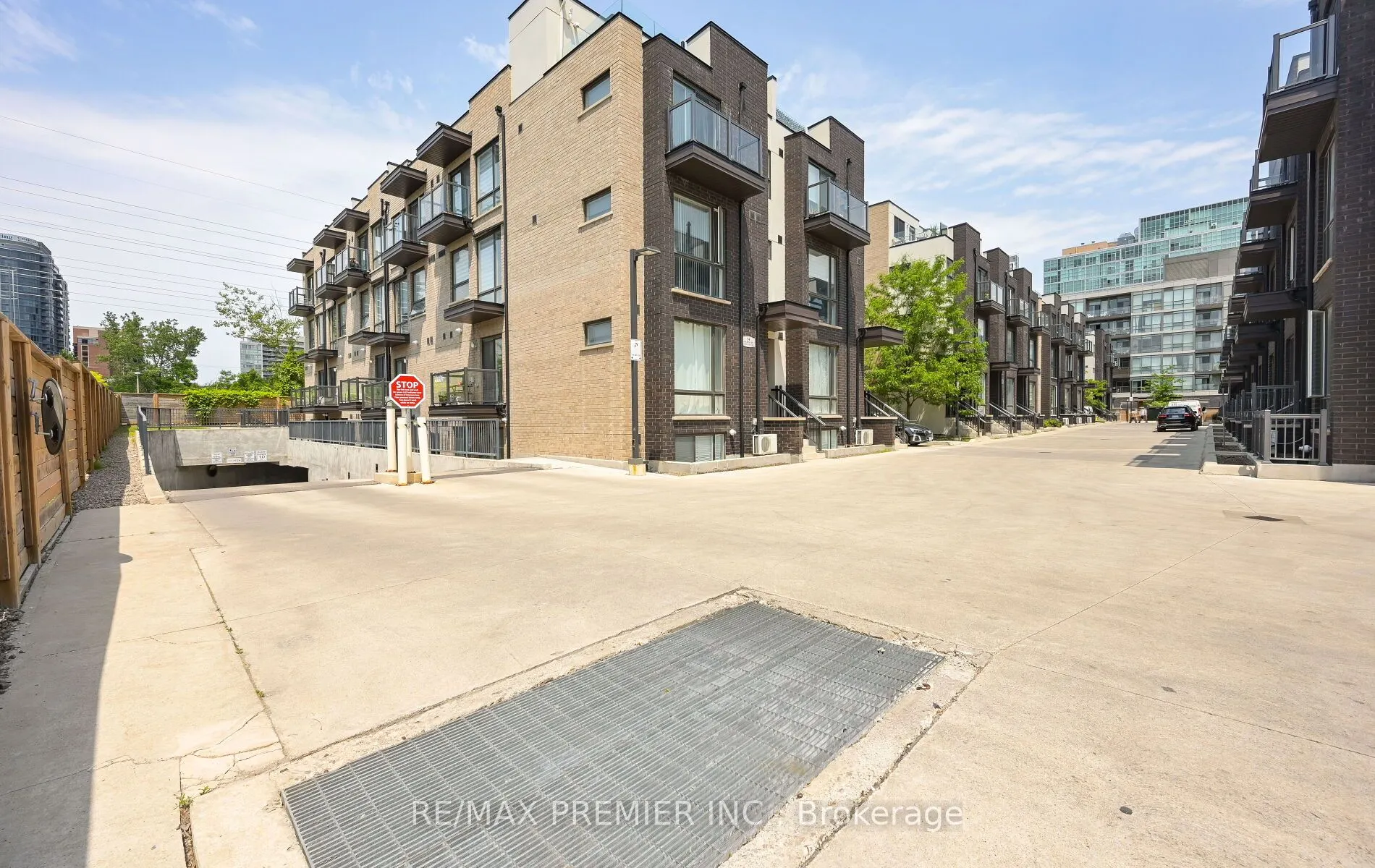 30 Fieldway Road W, #88