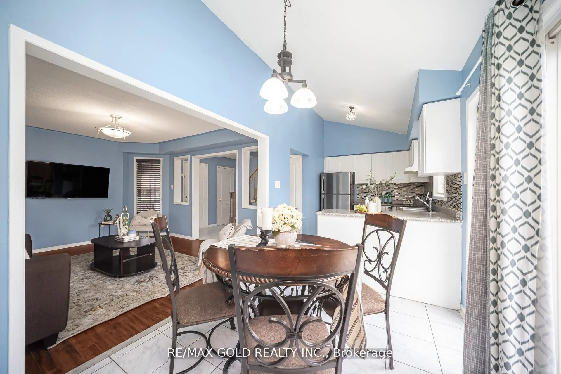 108 Black Forest Drive N