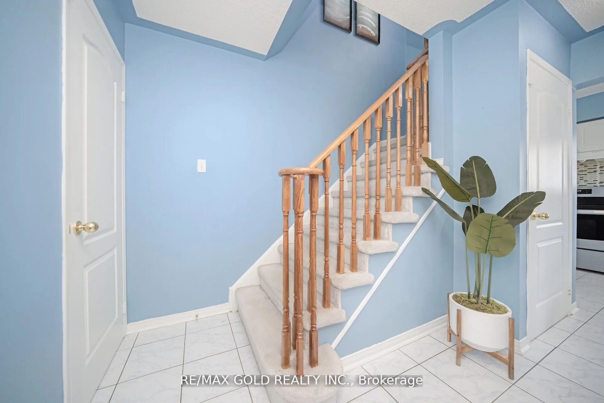 108 Black Forest Drive N