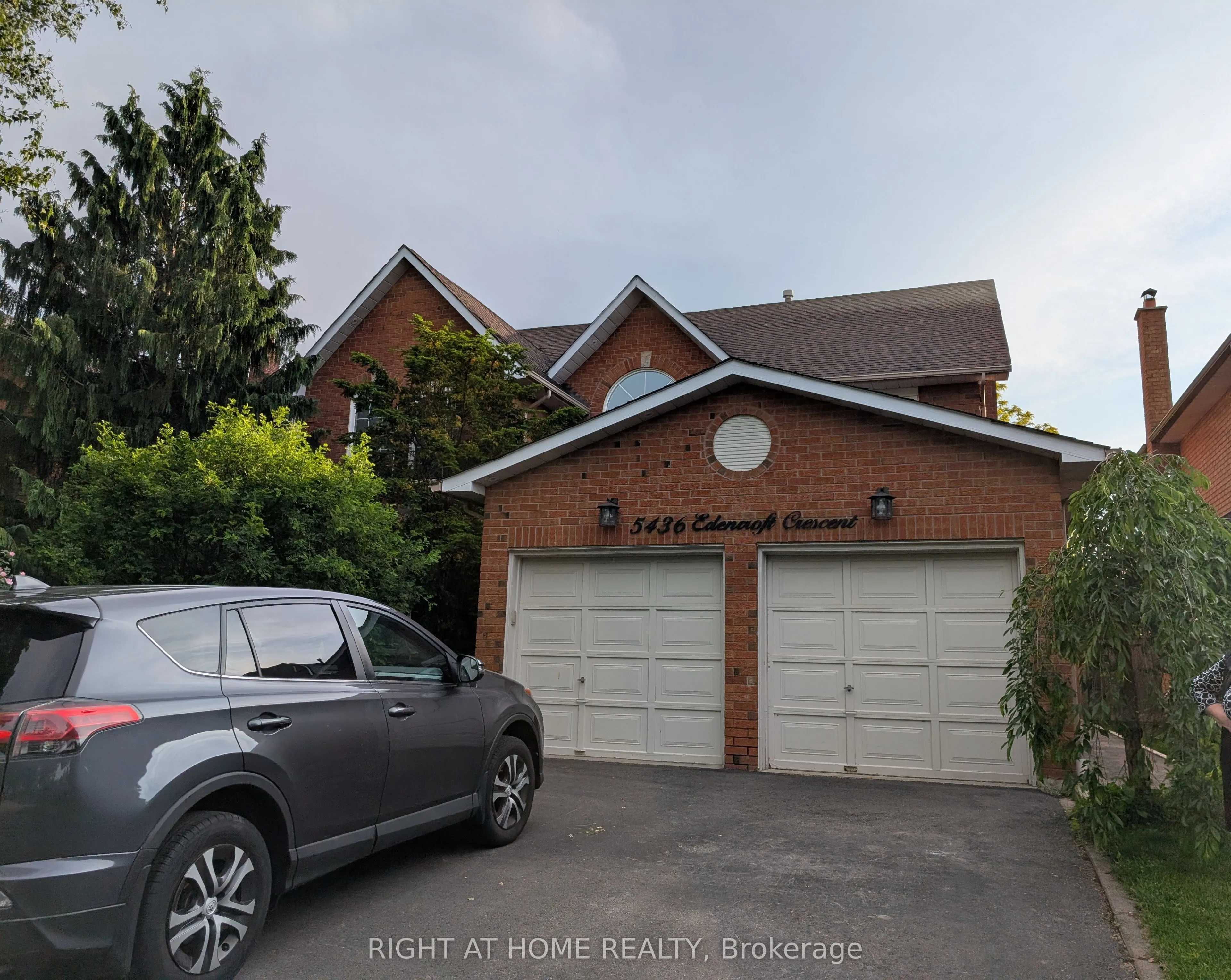 5436 Edencroft Crescent