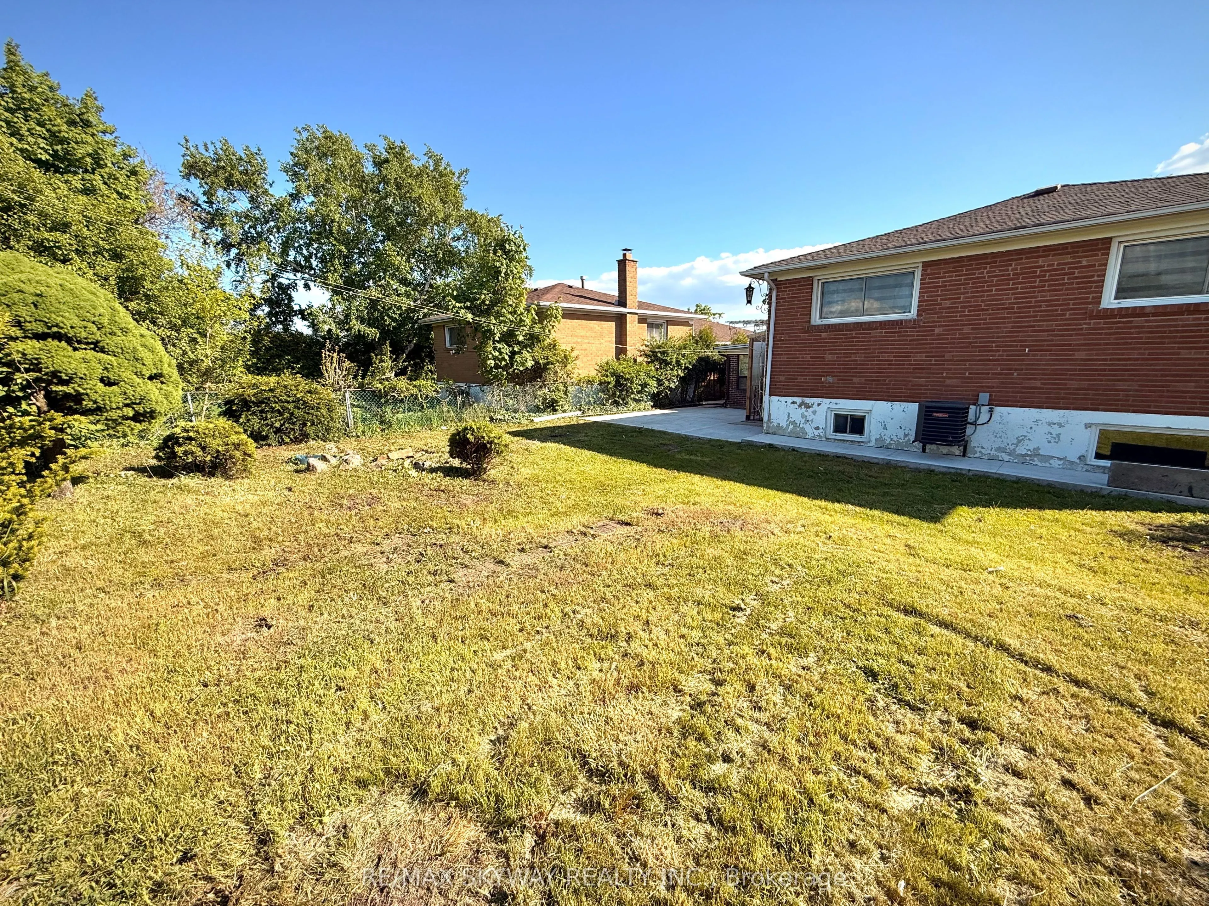 7461 Netherwood Road