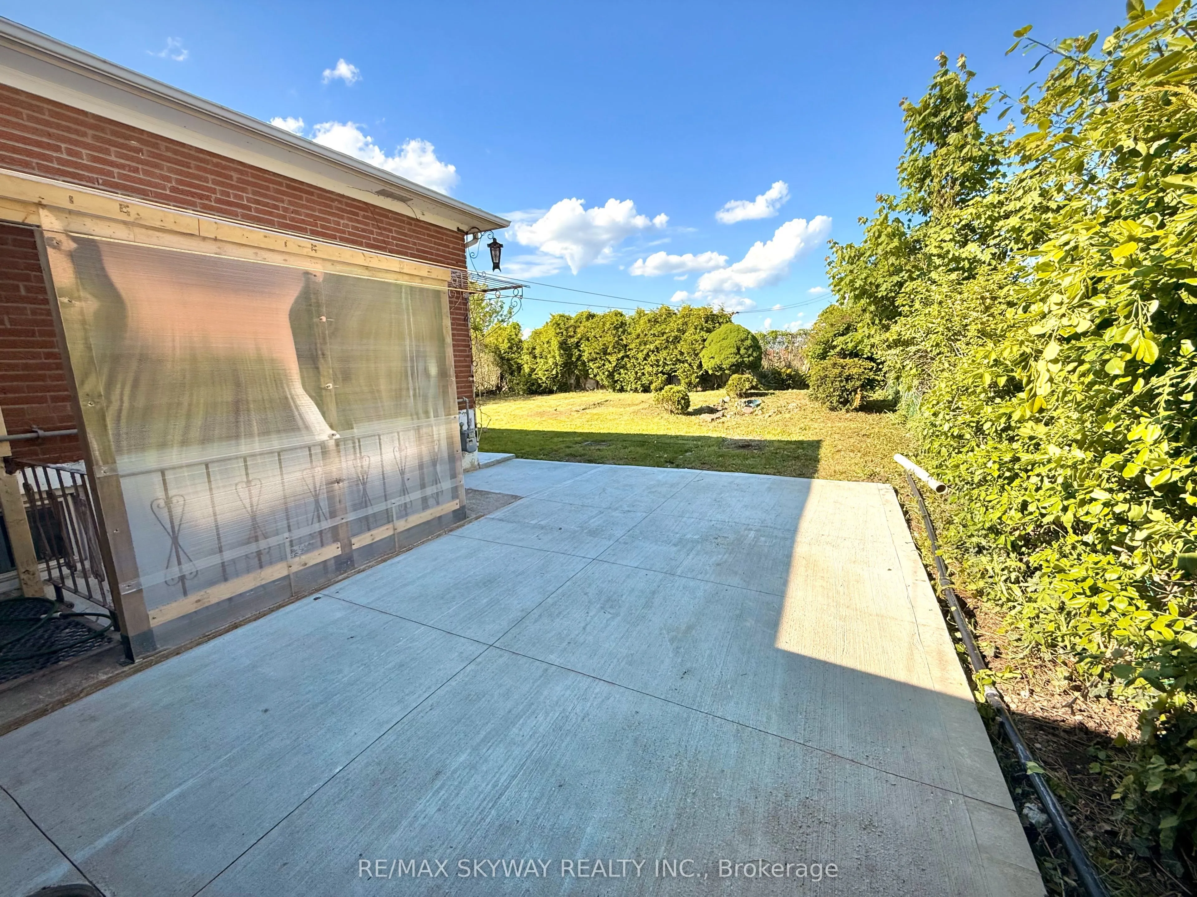 7461 Netherwood Road