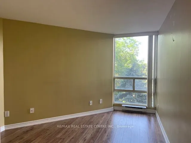 45 Kingsbridge Garden Circle, #401