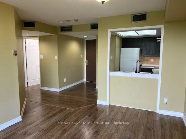 45 Kingsbridge Garden Circle, #401