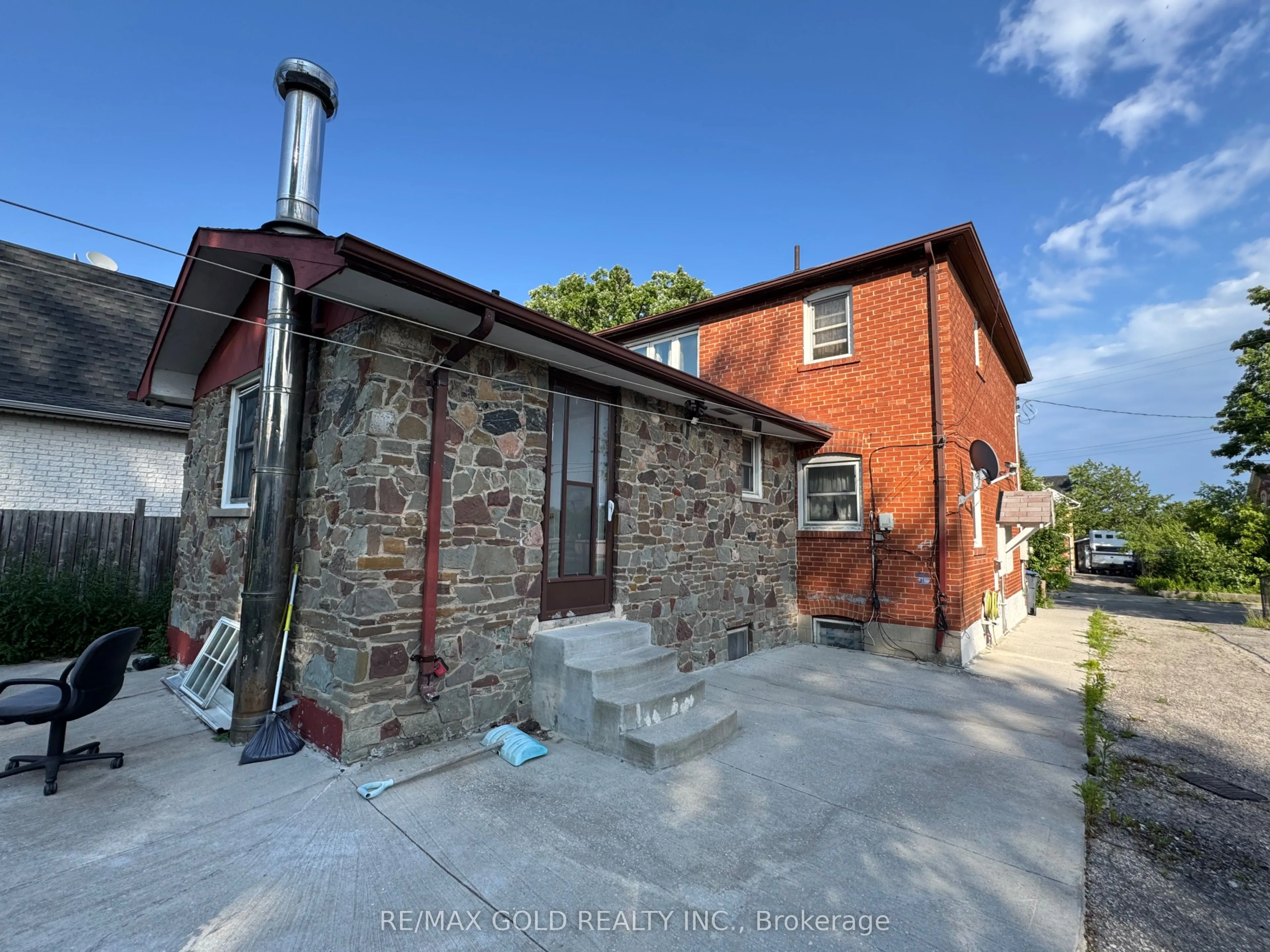 15 Scarboro Street