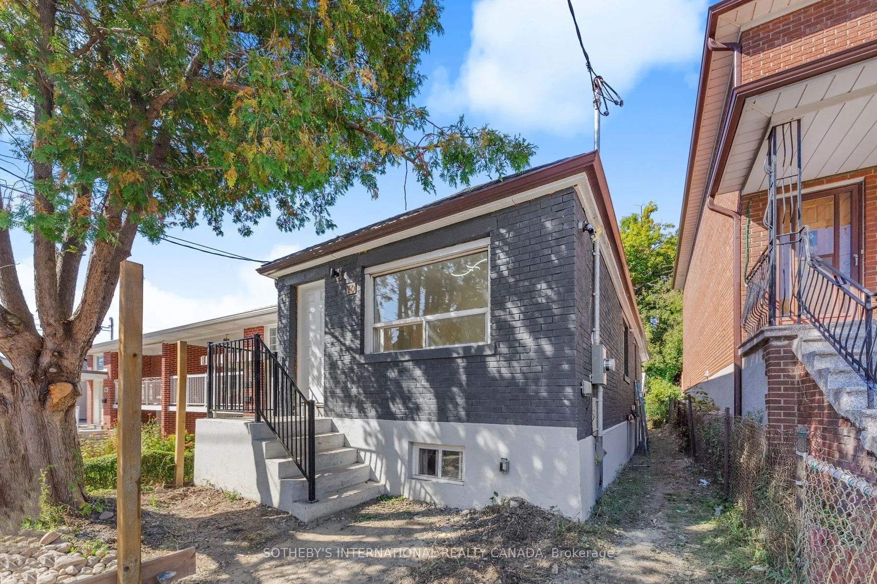 70 Dunraven Drive