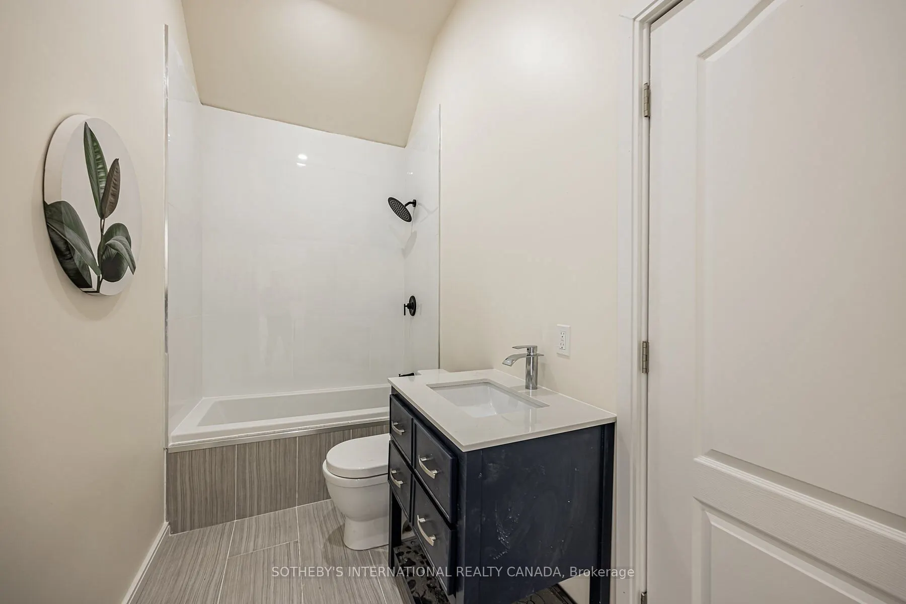 70 Dunraven Drive