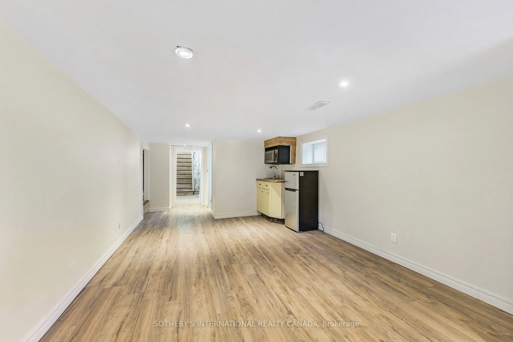 70 Dunraven Drive