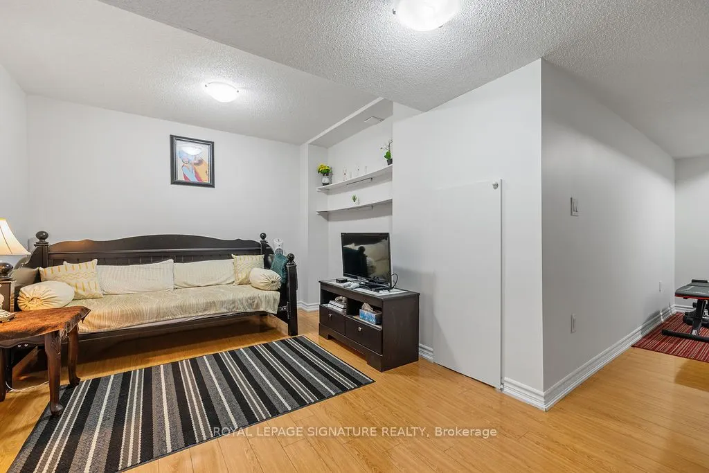 20 Tessler Crescent