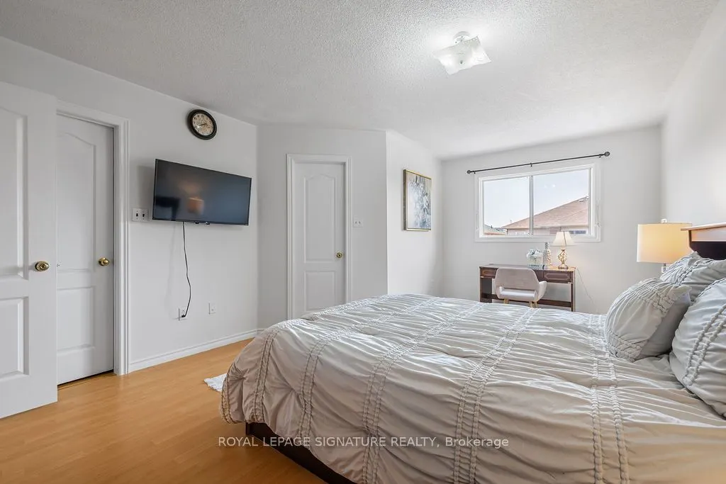 20 Tessler Crescent