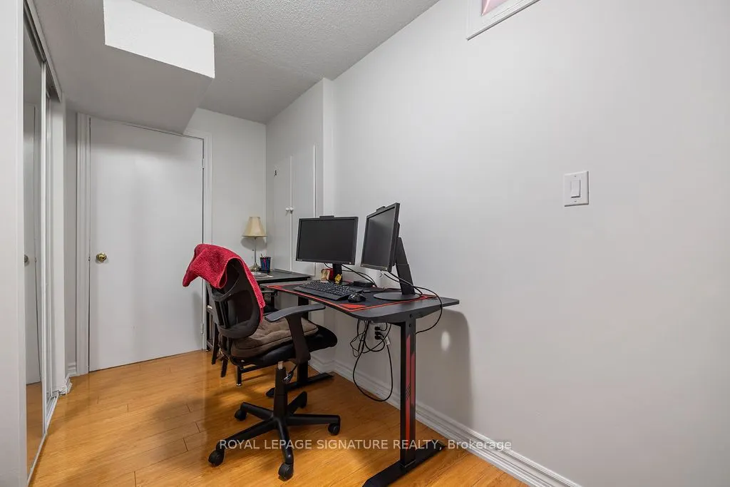 20 Tessler Crescent