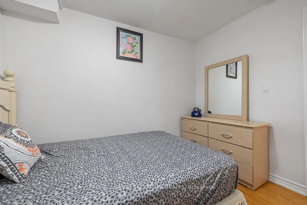 20 Tessler Crescent