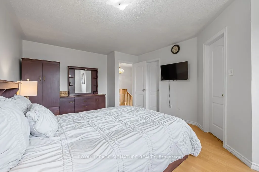 20 Tessler Crescent
