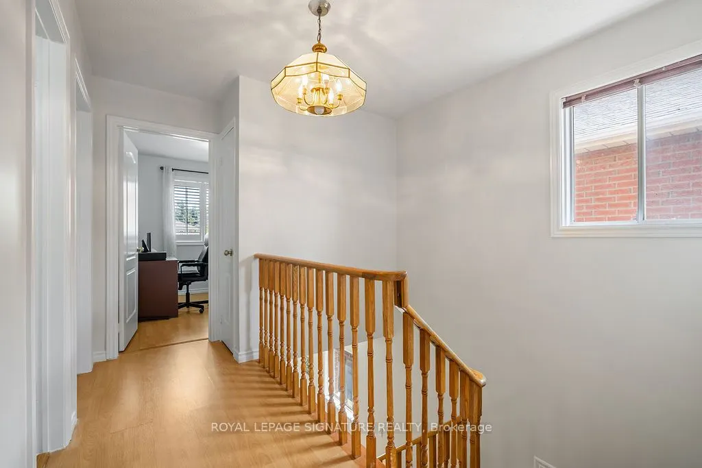 20 Tessler Crescent