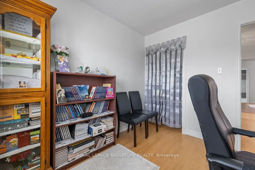 20 Tessler Crescent