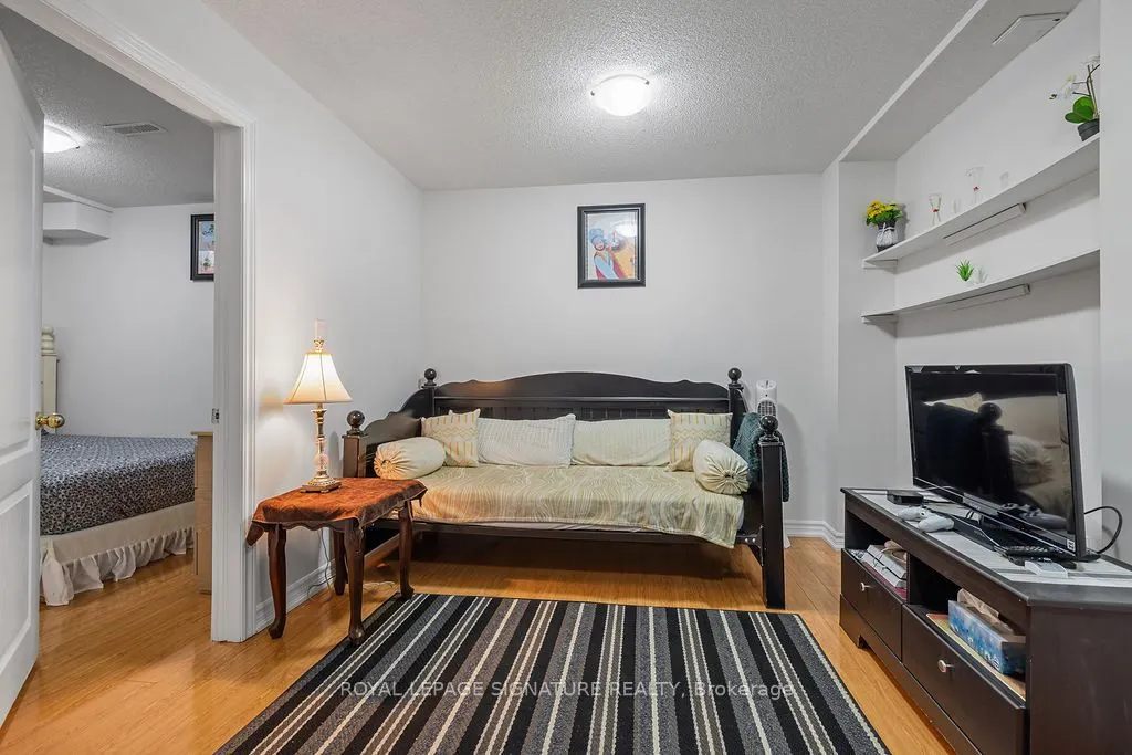 20 Tessler Crescent