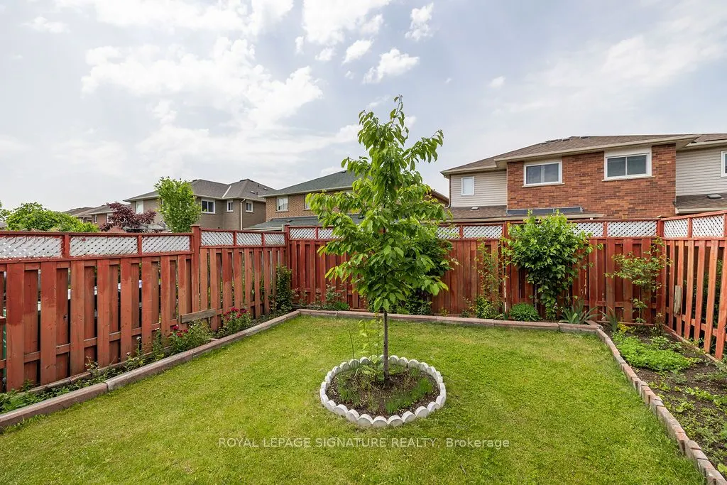 20 Tessler Crescent