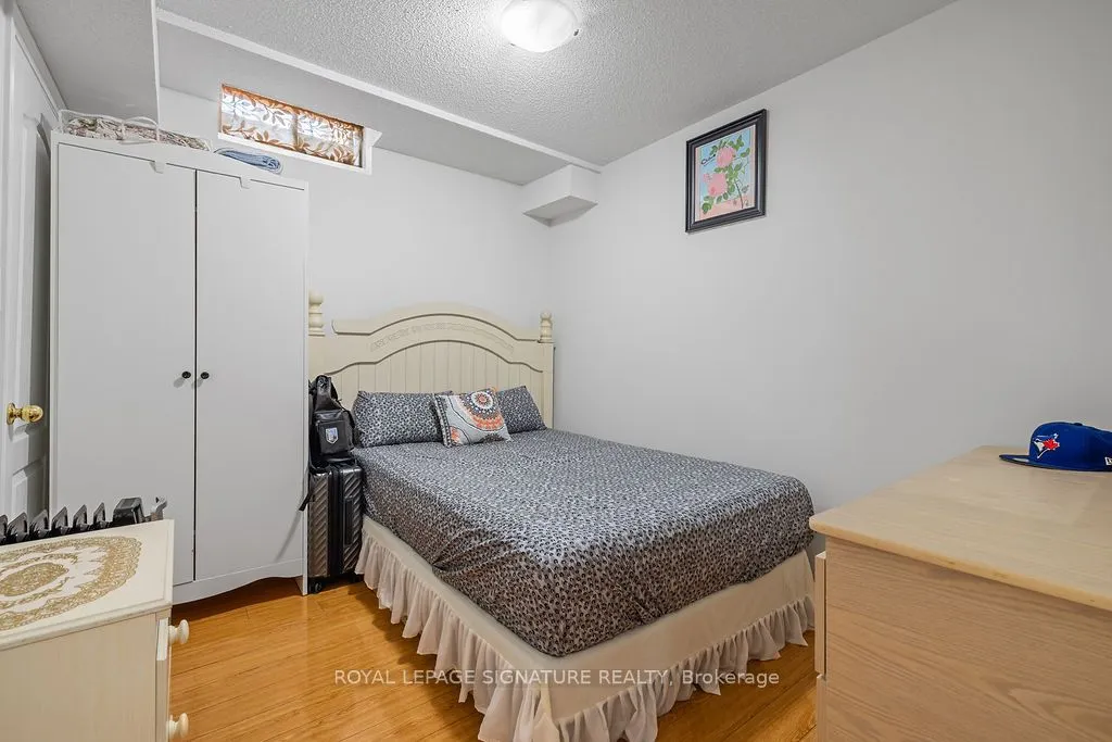 20 Tessler Crescent