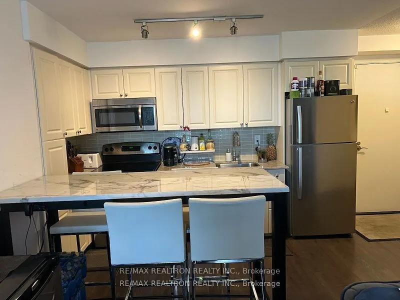 830 Lawrence Avenue W, #917