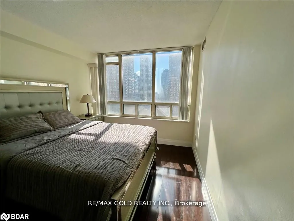 265 Enfield Place #903
