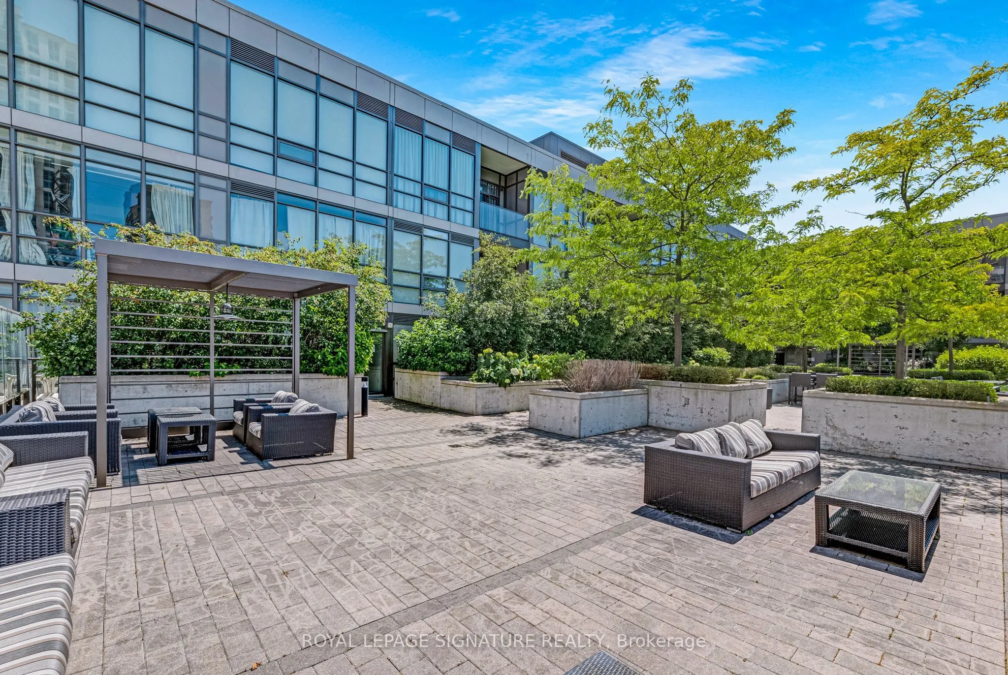 8 Fieldway Road, #403