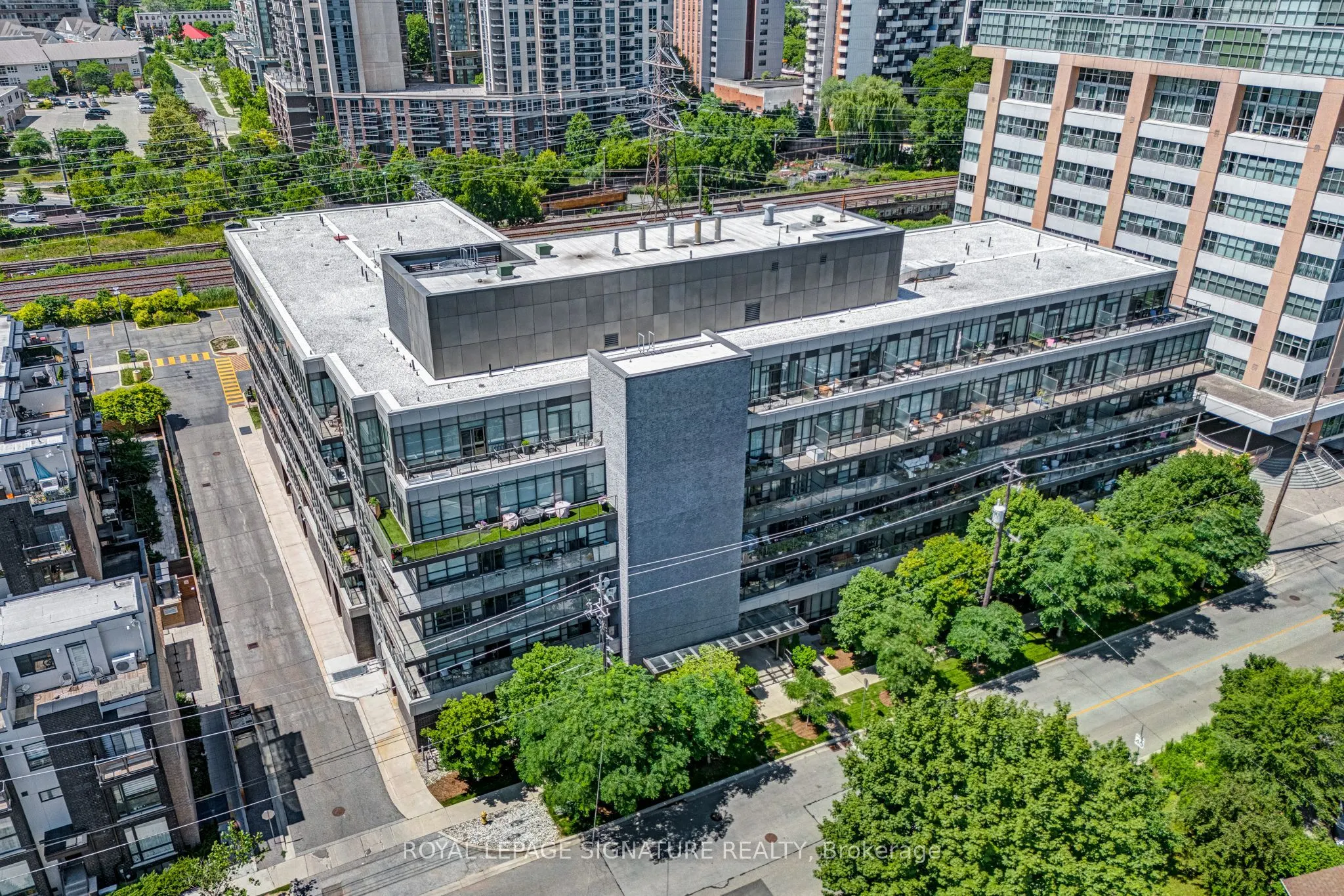 8 Fieldway Road, #403