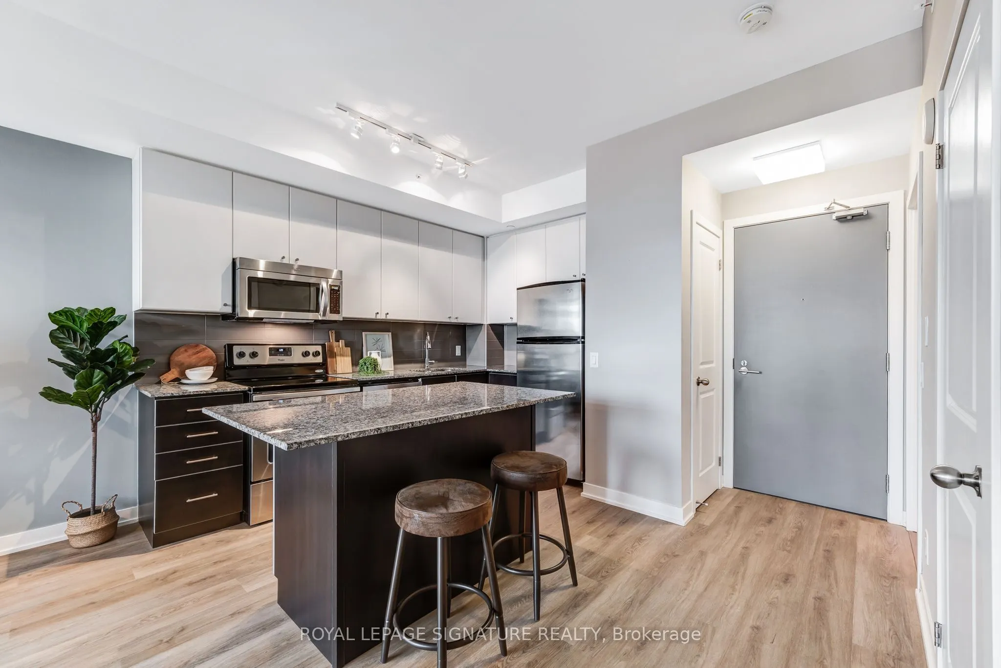 8 Fieldway Road, #403